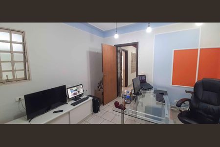 Casa à venda com 122m², 2 quartos e 1 vaga