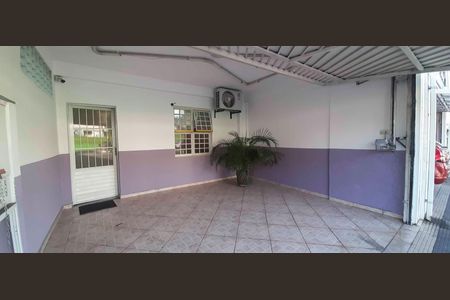 Casa à venda com 122m², 2 quartos e 1 vaga