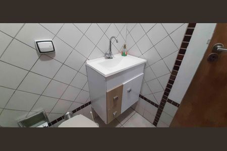 Casa à venda com 122m², 2 quartos e 1 vaga