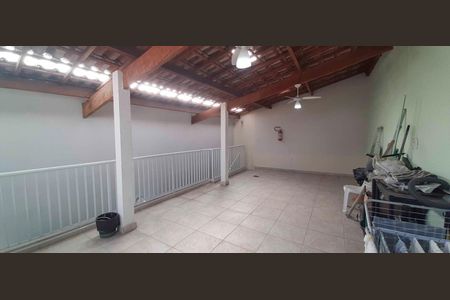 Casa à venda com 122m², 2 quartos e 1 vaga