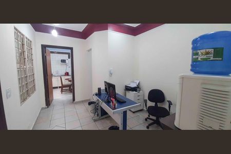 Casa à venda com 122m², 2 quartos e 1 vaga