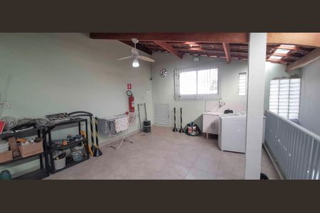 Casa à venda com 122m², 2 quartos e 1 vaga