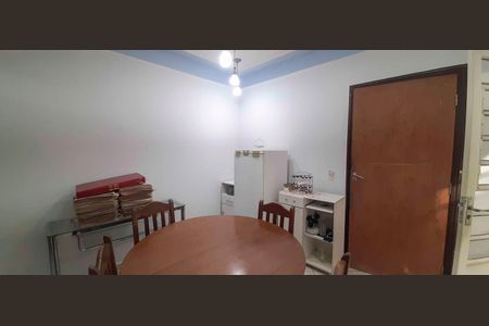 Casa à venda com 122m², 2 quartos e 1 vaga Casa à venda com 122m², 2 quartos e 1 vagaCozinha