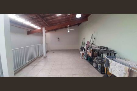 Casa à venda com 122m², 2 quartos e 1 vaga