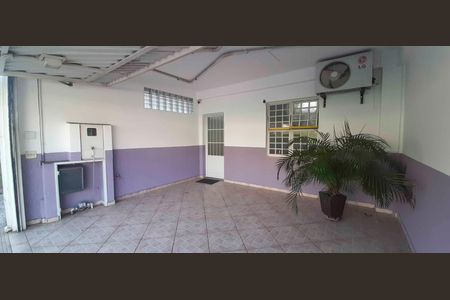 Casa à venda com 122m², 2 quartos e 1 vaga