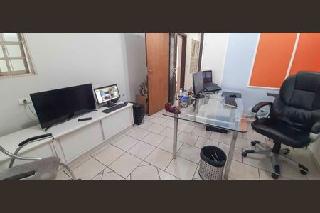 Casa à venda com 122m², 2 quartos e 1 vaga