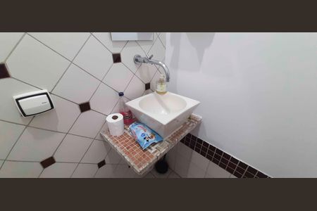 Casa à venda com 122m², 2 quartos e 1 vaga