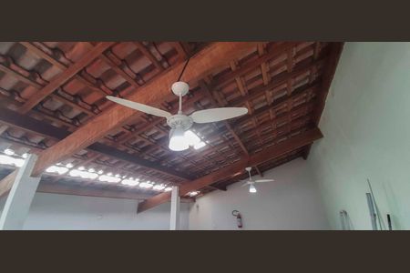 Casa à venda com 122m², 2 quartos e 1 vaga