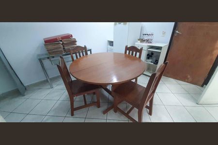Casa à venda com 122m², 2 quartos e 1 vaga