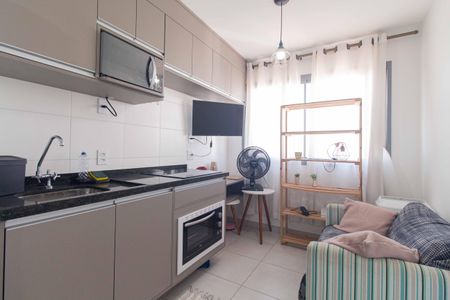Apartamento para alugar com 25m², 1 quarto e sem vaga Apartamento para alugar com 25m², 1 quarto e sem vagaSala, cozinha e área de serviço