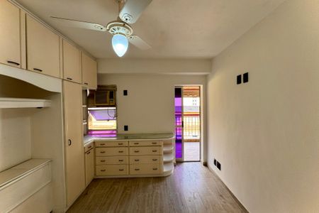 Apartamento para alugar com 169m², 3 quartos e 1 vaga