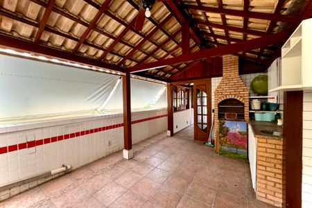 Apartamento para alugar com 169m², 3 quartos e 1 vaga