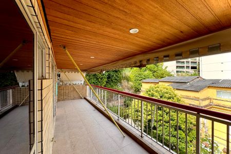 Apartamento para alugar com 169m², 3 quartos e 1 vaga