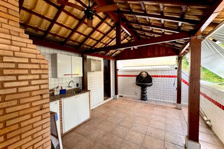 Apartamento para alugar com 169m², 3 quartos e 1 vaga
