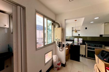 Apartamento para alugar com 169m², 3 quartos e 1 vaga