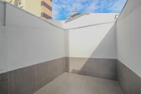 Casa para alugar com 120m², 2 quartos e 1 vaga Casa para alugar com 120m², 2 quartos e 1 vagaQuintal/Area de serviço