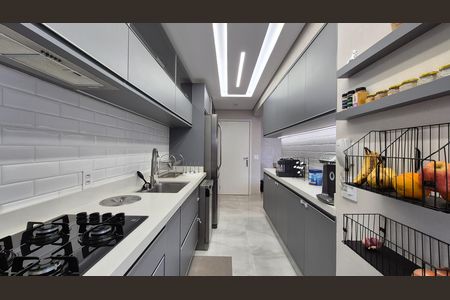 Cozinha de apartamento à venda com 2 quartos, 90m² em Vila Apiai, Santo André