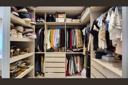 Apartamento à venda com 90m², 2 quartos e 2 vagas Apartamento à venda com 90m², 2 quartos e 2 vagasSuíte
