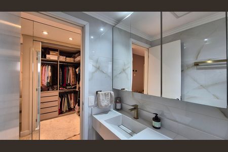 Apartamento à venda com 90m², 2 quartos e 2 vagas Apartamento à venda com 90m², 2 quartos e 2 vagasBanheiro da suíte