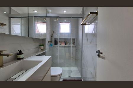 Apartamento à venda com 90m², 2 quartos e 2 vagas Apartamento à venda com 90m², 2 quartos e 2 vagasBanheiro da suíte