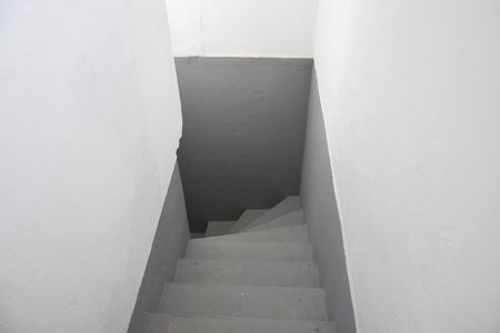 Escada de casa para alugar com 1 quarto, 40m² em Jardim Sao Vicente, Embu das Artes