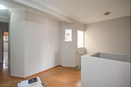 Casa à venda com 179m², 3 quartos e 4 vagas Casa à venda com 179m², 3 quartos e 4 vagasHall dos Quartos