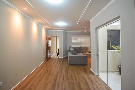 Casa à venda com 179m², 3 quartos e 4 vagas Casa à venda com 179m², 3 quartos e 4 vagasSala