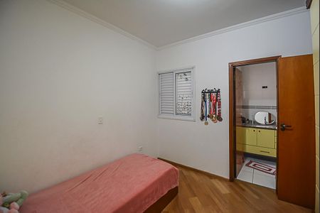 Casa à venda com 179m², 3 quartos e 4 vagas Casa à venda com 179m², 3 quartos e 4 vagasQuarto 2 - Suíte
