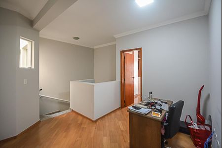 Casa à venda com 179m², 3 quartos e 4 vagas Casa à venda com 179m², 3 quartos e 4 vagasHall dos Quartos