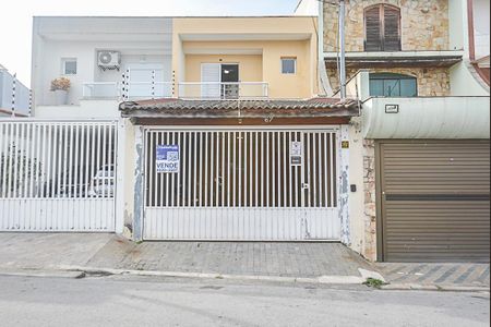 Casa à venda com 179m², 3 quartos e 4 vagas Casa à venda com 179m², 3 quartos e 4 vagasFachada