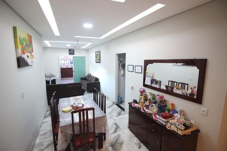 Casa para alugar com 135m², 3 quartos e 3 vagasSala
