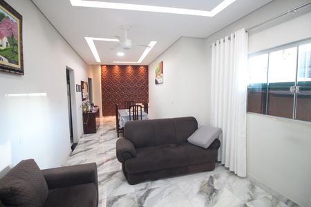Casa para alugar com 135m², 3 quartos e 3 vagasSala