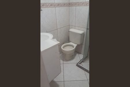 Banheiro de apartamento para alugar com 2 quartos, 45m² em Rocha Miranda, Rio de Janeiro