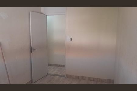 Quarto de apartamento para alugar com 2 quartos, 45m² em Rocha Miranda, Rio de Janeiro