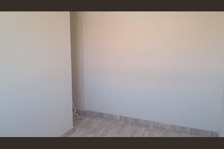 Sala de apartamento para alugar com 2 quartos, 45m² em Rocha Miranda, Rio de Janeiro