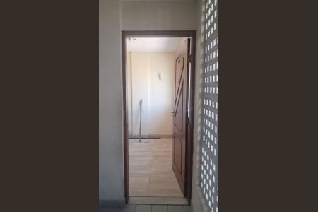 Sala de apartamento para alugar com 2 quartos, 45m² em Rocha Miranda, Rio de Janeiro