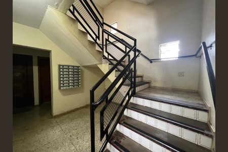 Apartamento para alugar com 52m², 2 quartos e 1 vagaEscada