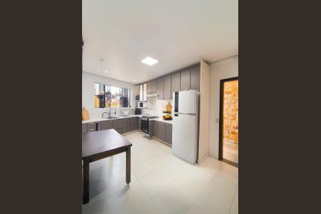 Cozinha de casa à venda com 3 quartos, 214m² em Jardim Santa Cruz (Campo Grande), São Paulo