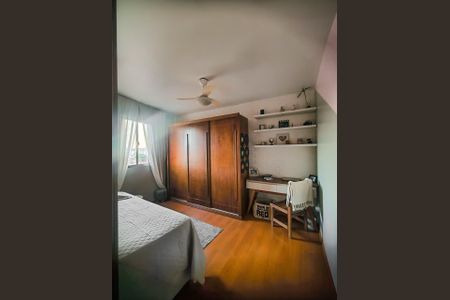 Quarto de casa à venda com 3 quartos, 214m² em Jardim Santa Cruz (Campo Grande), São Paulo