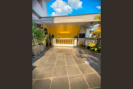 Área Externa de casa à venda com 3 quartos, 214m² em Jardim Santa Cruz (Campo Grande), São Paulo