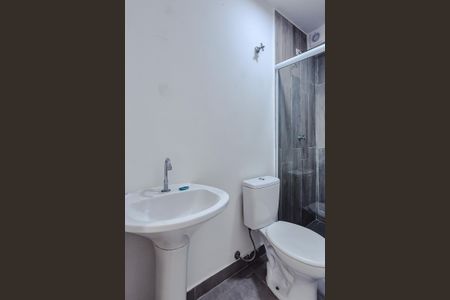 Banheiro de kitnet/studio para alugar com 1 quarto, 35m² em Vila Anglo Brasileira, São Paulo