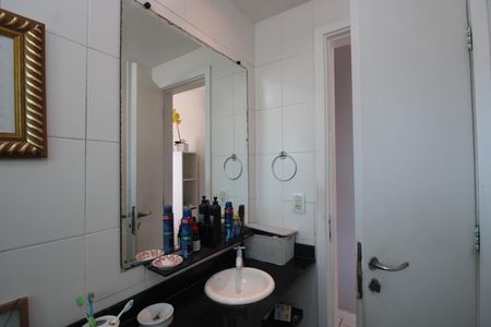 Apartamento à venda com 78m², 2 quartos e 1 vagaBanheiro da suíte 1