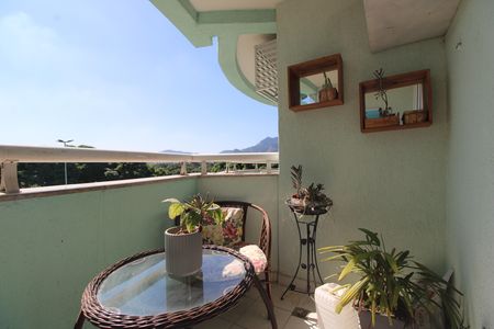 Apartamento à venda com 78m², 2 quartos e 1 vagaSala - Varanda