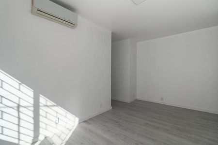 Sala de apartamento à venda com 3 quartos, 75m² em Parque Santa Fé, Porto Alegre