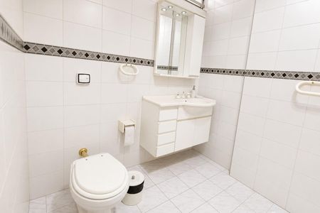 Apartamento à venda com 114m², 3 quartos e sem vaga Apartamento à venda com 114m², 3 quartos e sem vagaBanheiro