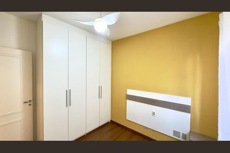 Apartamento à venda com 75m², 3 quartos e 2 vagas Apartamento à venda com 75m², 3 quartos e 2 vagasQuarto
