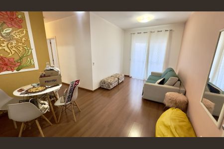 Sala de apartamento à venda com 3 quartos, 75m² em Parque das Flores, Campinas