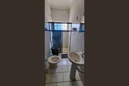 Casa para alugar com 90m², 3 quartos e 5 vagasBanheiro