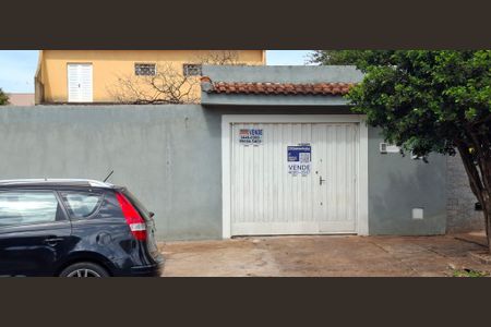 Casa para alugar com 90m², 3 quartos e 5 vagasFachada