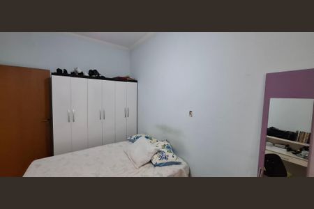 Casa para alugar com 90m², 3 quartos e 5 vagasQuarto 2